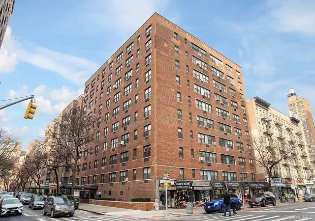 Homes for sale in New York, NY | 241 E 76th Street, New York, NY 10021 | Houzeo