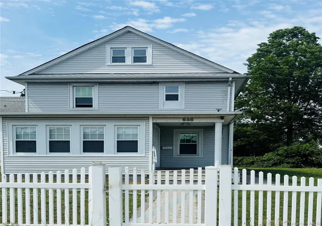 Homes for sale in North Hempstead, NY | 535 Cross St, North Hempstead, NY 11590 | MLS# 1016775