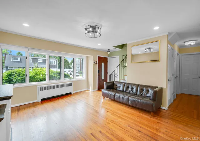 4th image of 2055 Alan Dr, Hempstead, NY 11783 | MLS# 1016782