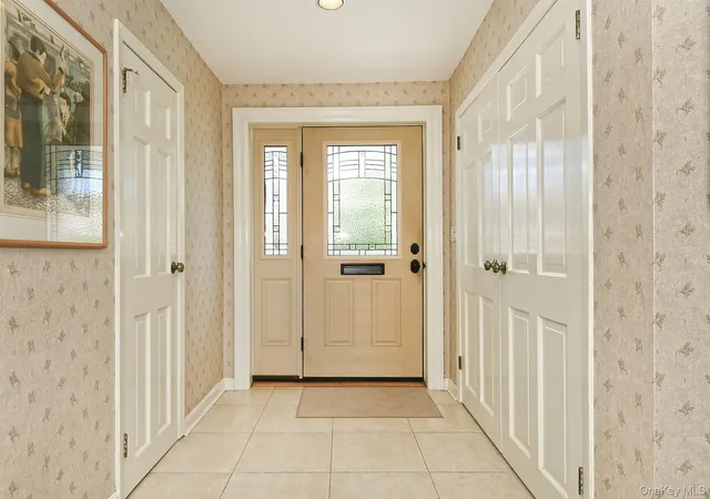 5th image of 1932 Cynthia Ln, Hempstead, NY 11566 | MLS# 1016803