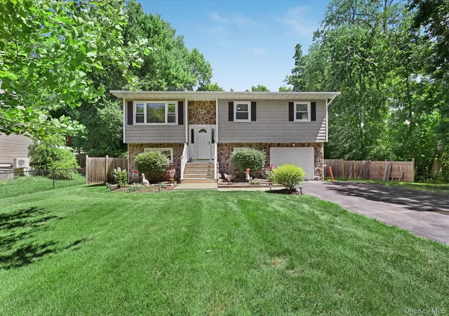 Homes for sale in Poughkeepsie (town), NY | 11 Danspence Rd, Poughkeepsie (town), NY 12603 | MLS# 1016806