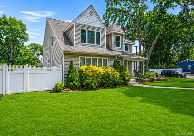 3rd image of 77 Toomey Rd, West Islip, NY 11795 | MLS# 1016813