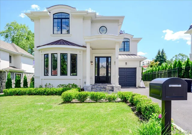 Photo 2 of Single family home for sale at 9 Greenway Ter, North Hempstead, NY 11024 | MLS# 1016830 | Listing updated on 2026-08-25