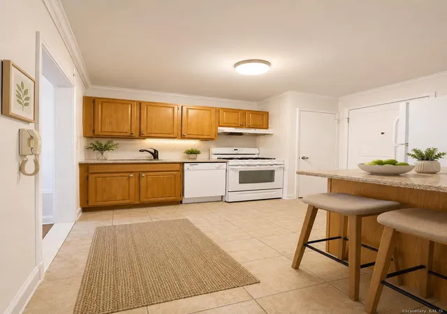 3rd image of 65-45 Yellowstone Blvd #5C, Forest Hills, NY 11375 | MLS# 1016851