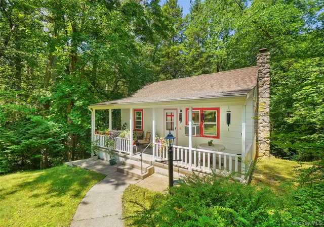 Homes for sale in Cortlandt, NY | 1017 Quaker Bridge Rd E, Cortlandt, NY 10567 | MLS# 1016875