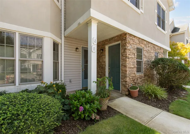 Photo 4 of Sale Pending at 46 Miro Pl #46, North Hempstead, NY 11050 | MLS# 1016877 | Listing updated on 2026-09-05