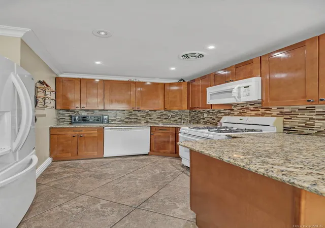 Homes for sale in New York, NY | 2137 Clinton Ave, New York, NY 10457 | MLS# 1016881