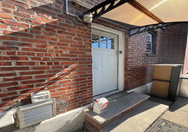 32nd image of 82 30 168th St, Jamaica, NY 11432 | MLS# 1016882