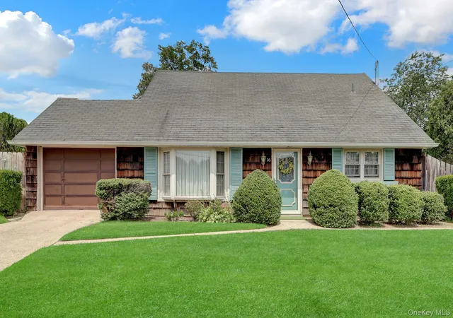 2nd image of 16 Texas Ct, Oyster Bay, NY 11791 | MLS# 1016888