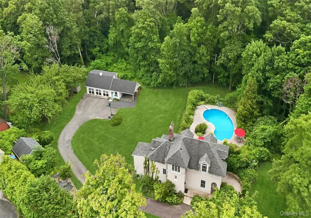 1st image of 14 Terra Mar, Halesite, NY 11743 | MLS# 1016904