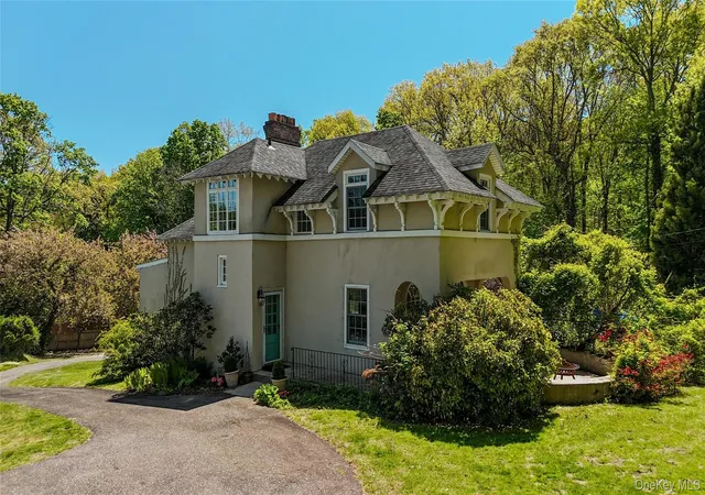 2nd image of 14 Terra Mar, Halesite, NY 11743 | MLS# 1016904