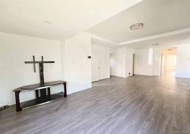 5th image of 61-19 170Th St, Fresh Meadows, NY 11365 | MLS# 1016909