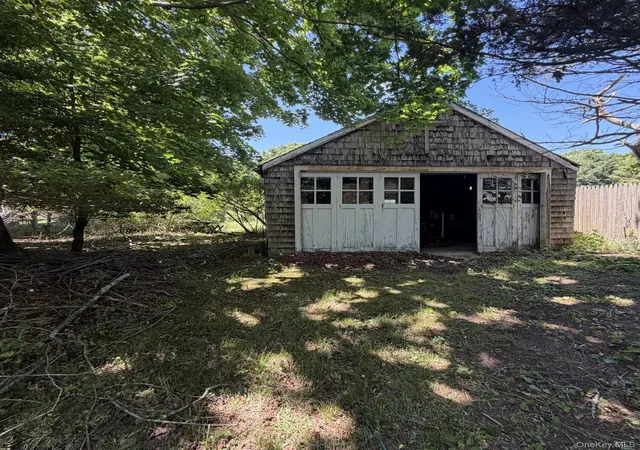 Homes for sale in Southampton, NY | 67 Tanners Neck Ln, Southampton, NY 11977 | MLS# 1016938