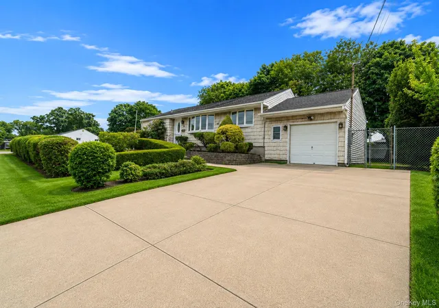 Photo 2 of Sale Pending at 40 Cypress St, Central Islip, NY 11722 | MLS# 1016939 | Listing updated on 2026-10-06