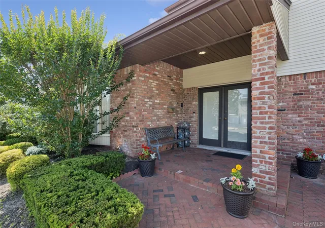 2nd image of 2105 Holland Wy, Hempstead, NY 11566 | MLS# 1016947