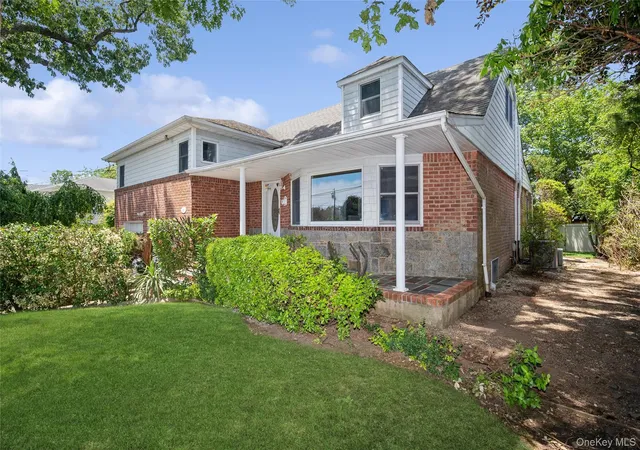 3rd image of 485 Gifford Ave, Hempstead, NY 11572 | MLS# 1016973