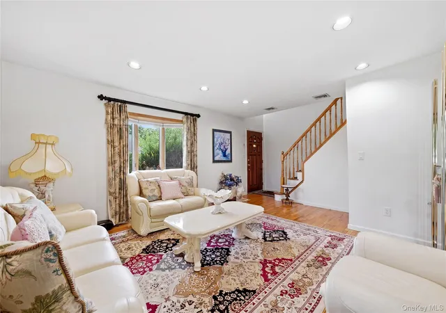Photo 5 of Sale Pending at 698 Washington St, Hempstead, NY 11010 | MLS# 1016980 | Listing updated on 2026-07-28
