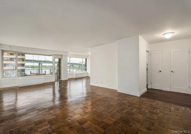 Homes for sale in New York, NY | 166-25 Powells Cove Blvd #6M, New York, NY 11357 | MLS# 1016987