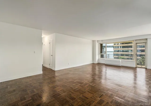 Homes for sale in New York, NY | 166-25 Powells Cove Blvd #6M, New York, NY 11357 | MLS# 1016987