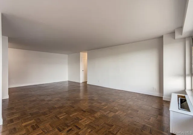 Homes for sale in New York, NY | 166-25 Powells Cove Blvd #6M, New York, NY 11357 | MLS# 1016987