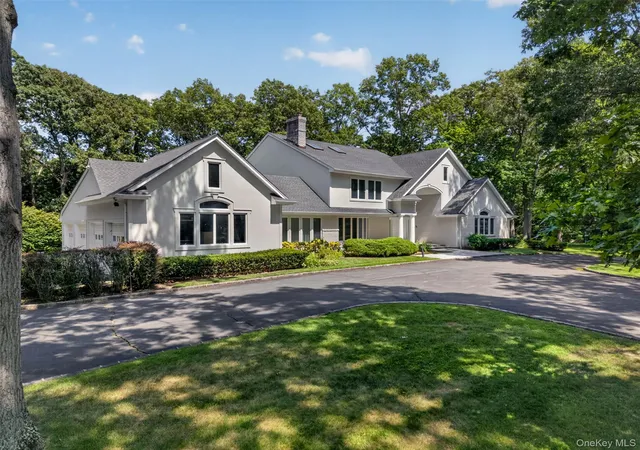 Photo 2 of Mansion for sale at 8 Victorian Ln, Oyster Bay, NY 11545 | MLS# 1017003 | Listing updated on 2026-09-19