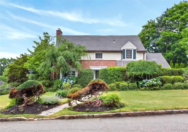 1st image of 10 Ridge Dr, North Hempstead, NY 11050 | MLS# 1017018