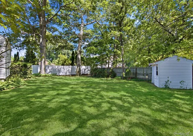 27th image of 34 Hollo Dr, Holbrook, NY 11741 | MLS# 1017022