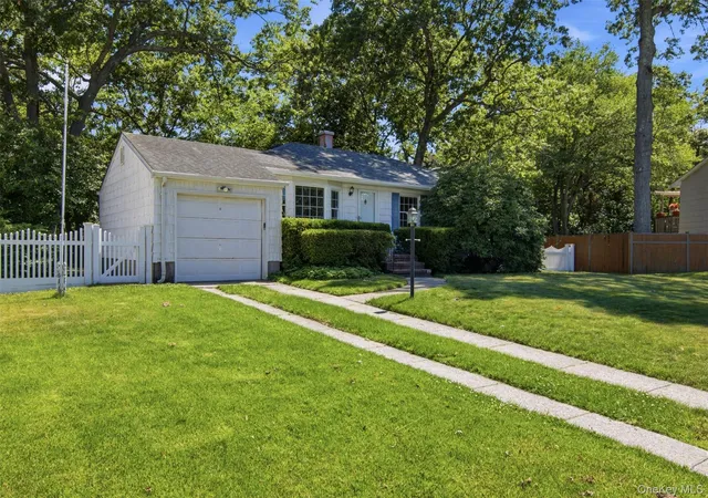 3rd image of 34 Hollo Dr, Holbrook, NY 11741 | MLS# 1017022