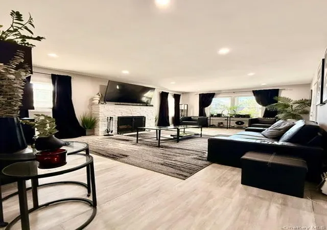 Photo 4 of Single family home for sale at 43 Elinor Pl, Hempstead, NY 11520 | MLS# 1017030 | Listing updated on 2026-09-19