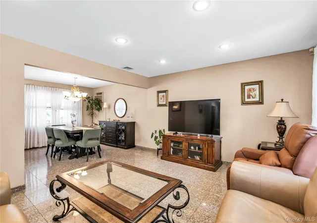 4th image of 105 Convent Rd, Oyster Bay, NY 11791 | MLS# 1017042