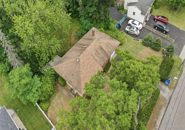 4th image of 385 Manhattan Blvd, Islip, NY 11752 | MLS# 1017047