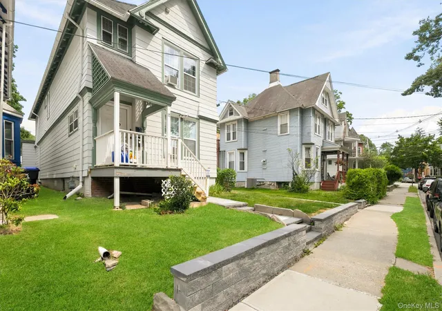 4th image of 17 Carroll St, Poughkeepsie, NY 12601 | MLS# 1017057