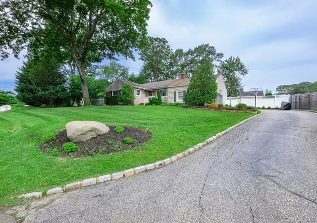 2nd image of 48 William Penn Dr, Brookhaven, NY 11790 | MLS# 1017058
