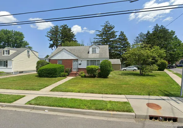Homes for sale in Hempstead, NY | 201 Manor Pkwy, Hempstead, NY 11553 | MLS# 1017070