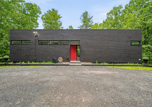 Photo 1 of Single family home for sale at 194 Mapes Rd, Barryville, NY 12719 | MLS# 1017076 | Listing updated on 2026-07-23