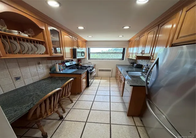 Homes for sale in New Rochelle, NY | 35 Shady Glen Ct #3F, New Rochelle, NY 10805 | MLS# 1017086