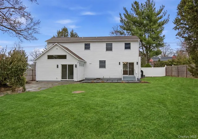 3rd image of 119 Catherine St, Huntington, NY 11731 | MLS# 1017094