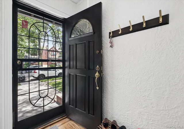 Photo 2 of Single family home for sale at 1241 Rhinelander Ave, New York, NY 10461 | MLS# 1017099 | Listing updated on 2026-09-30