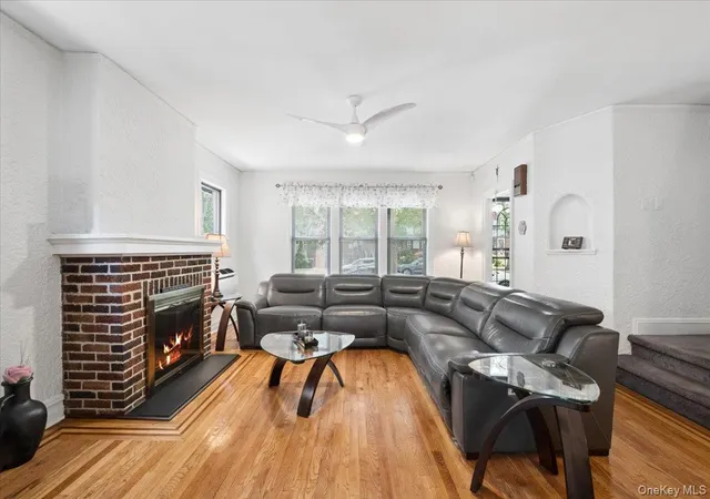 Photo 3 of Single family home for sale at 1241 Rhinelander Ave, New York, NY 10461 | MLS# 1017099 | Listing updated on 2026-09-30