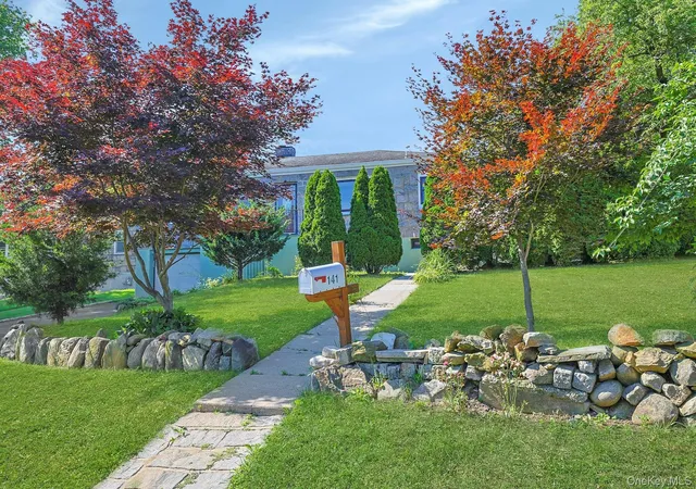 2nd image of 141 Curtis Ln, Yonkers, NY 10710 | MLS# 1017103