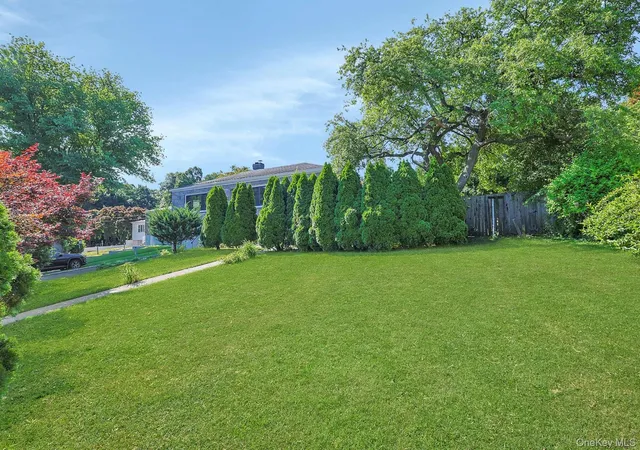 25th image of 141 Curtis Ln, Yonkers, NY 10710 | MLS# 1017103