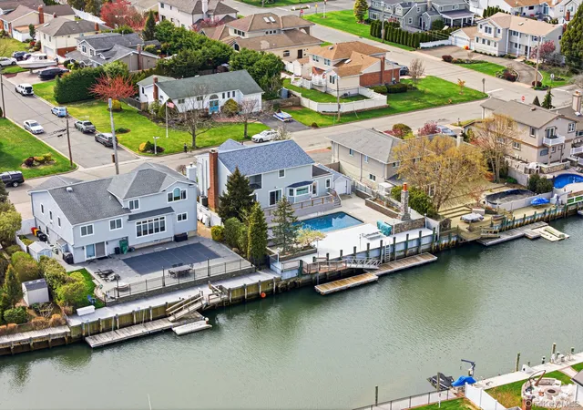 2nd image of 204 Bayview Ave, Oyster Bay, NY 11758 | MLS# 1017121