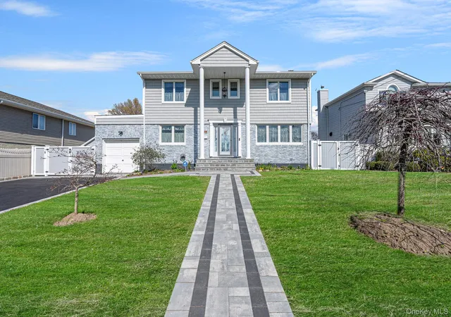 3rd image of 204 Bayview Ave, Oyster Bay, NY 11758 | MLS# 1017121