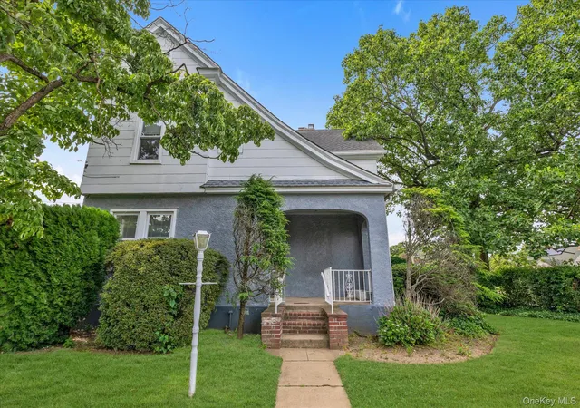 Photo 2 of Sale Pending at 343 Nassau Blvd, North Hempstead, NY 11040 | MLS# 1017132 | Listing updated on 2026-07-31
