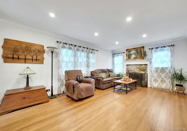 3rd image of 4 Interlaken Ave, New Rochelle, NY 10801 | MLS# 1017134