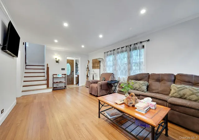4th image of 4 Interlaken Ave, New Rochelle, NY 10801 | MLS# 1017134