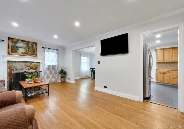 5th image of 4 Interlaken Ave, New Rochelle, NY 10801 | MLS# 1017134