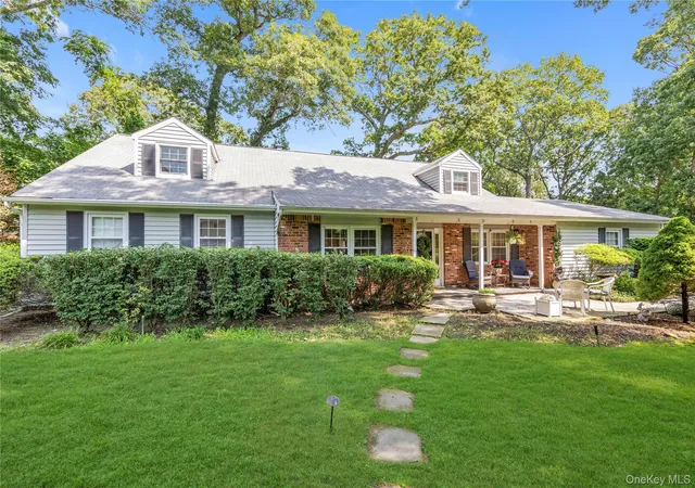 Photo 1 of Single family home for sale at 2 Sandpiper Ln, Huntington, NY 11768 | MLS# 1017135 | Listing updated on 2026-09-30