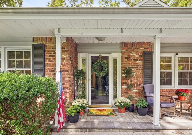 Photo 2 of Single family home for sale at 2 Sandpiper Ln, Huntington, NY 11768 | MLS# 1017135 | Listing updated on 2026-09-30