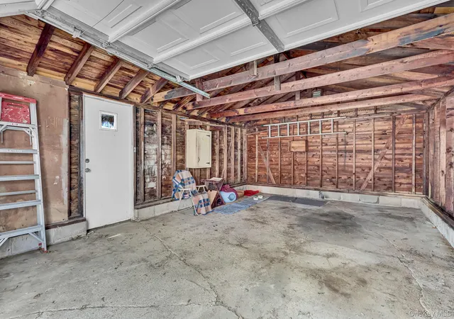 18th image of 19 Poplar Pl, Glen Cove, NY 11542 | MLS# 1017152